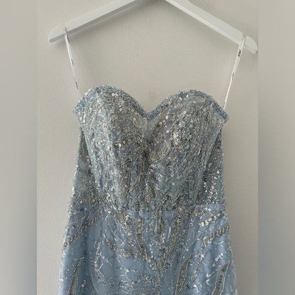 MAC DUGGAL Blue Strapless Embellished Trumpet Gown 4 - Picture 10 of 16